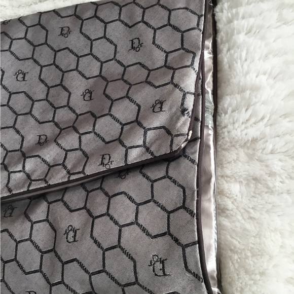 Christian Dior, a honeycomb hanging bathroom organiser - Picture 11 of 11